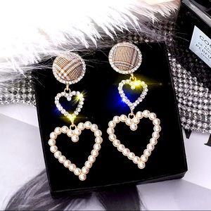 NEW PEARL RHINESTONE HEART VINTAGE EARRINGS